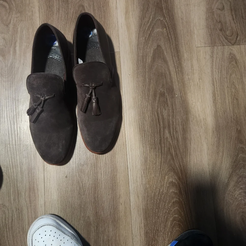 Shoe - Picture 1 of 1